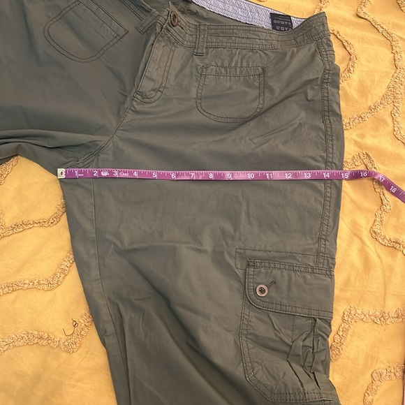 Tommy Hilfiger Cargo Capri Pants - Picture 9 of 10